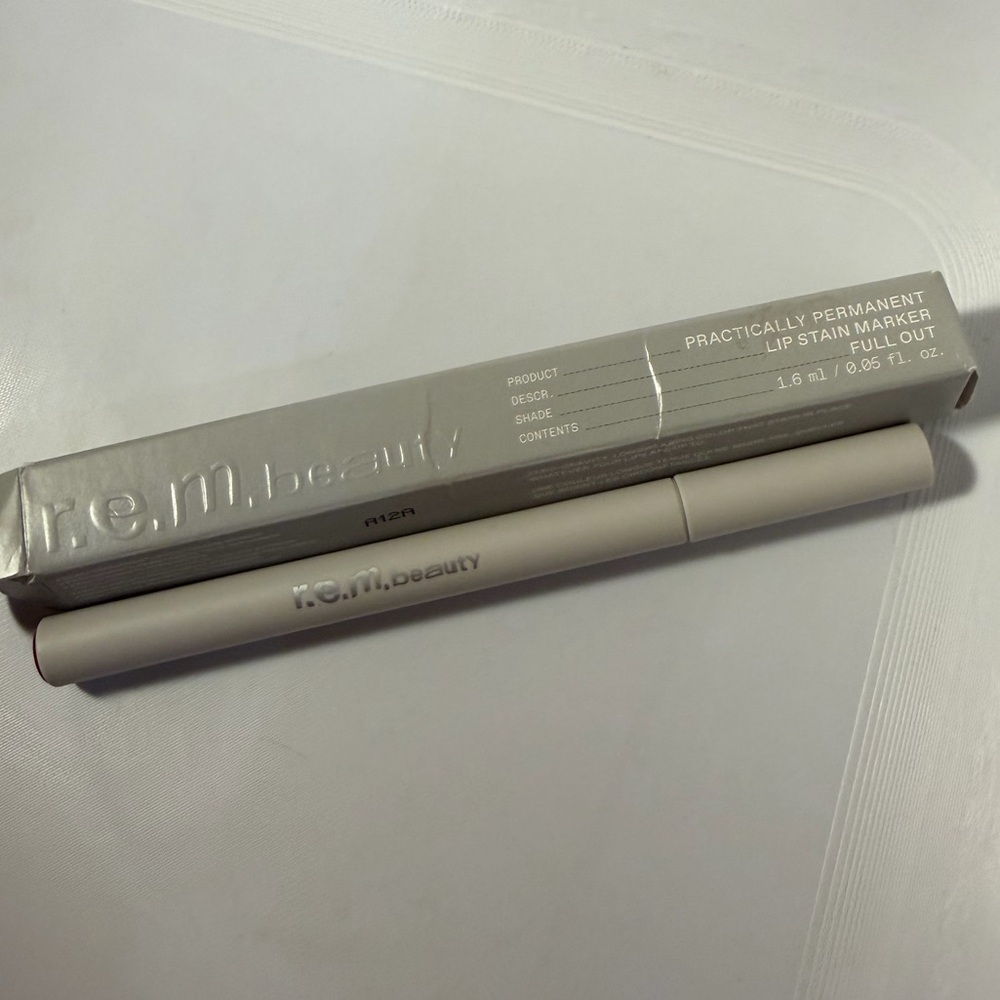 r.e.m Beauty Practically Permanent Lip Stain Marker - Full Out